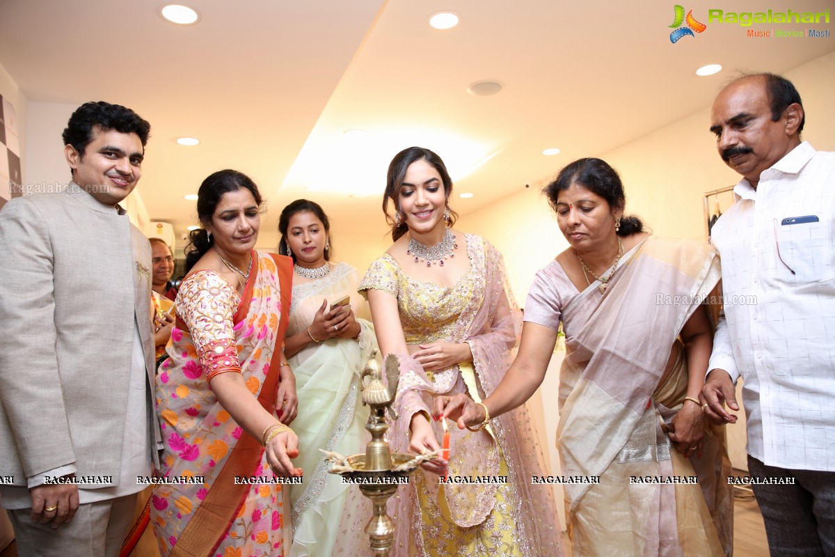 Tollywood Actress Ritu Varma Inaugurates ‘Priya Design Studio’ @ Jubilee Hills