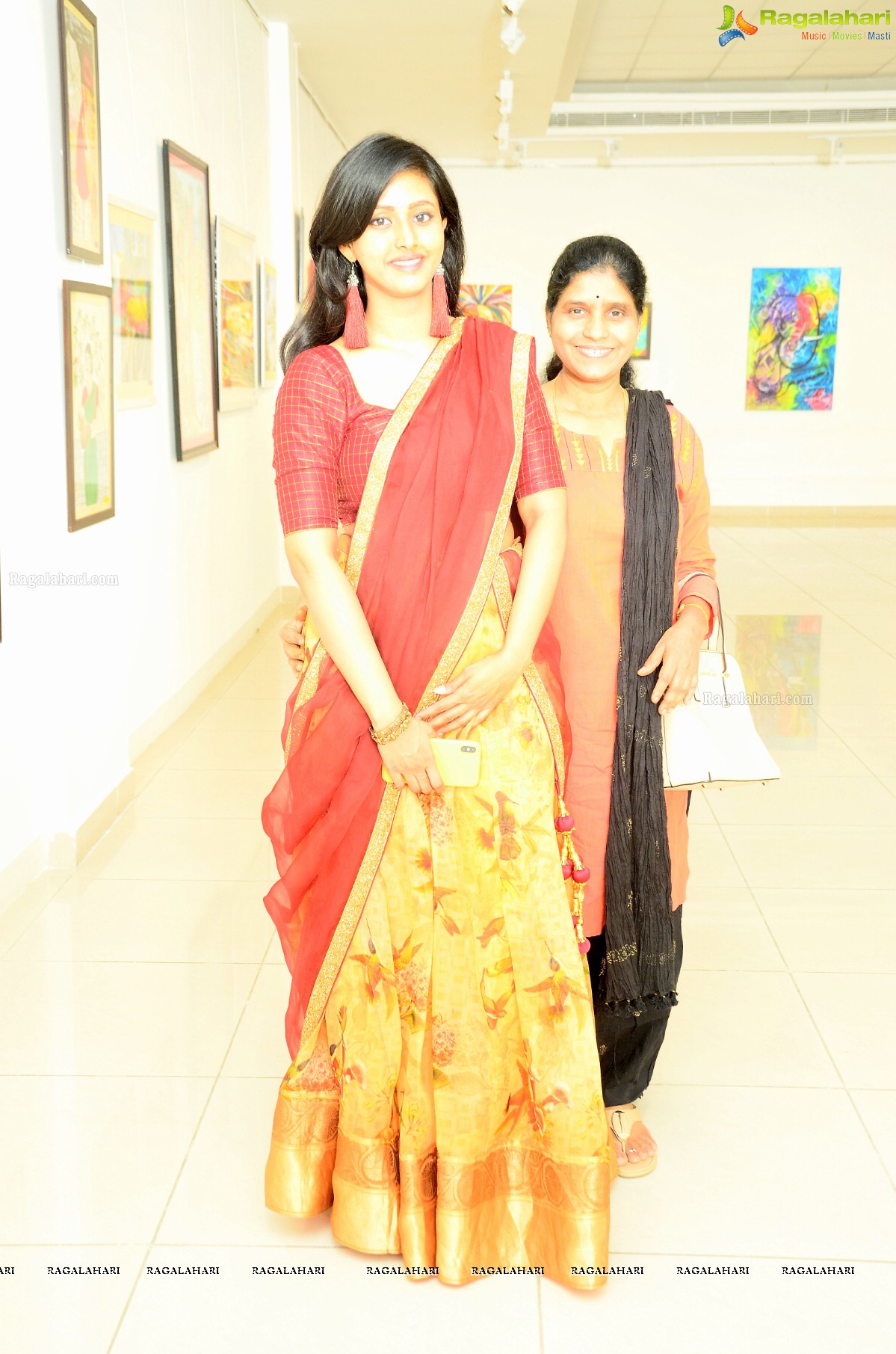 Hero Ram Inaugurates ‘Heartists Arti Mahotsav’ Gallery at State Art Gallery