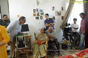 Senior Director Singeetham Garu at Valliddari Madhya Sets