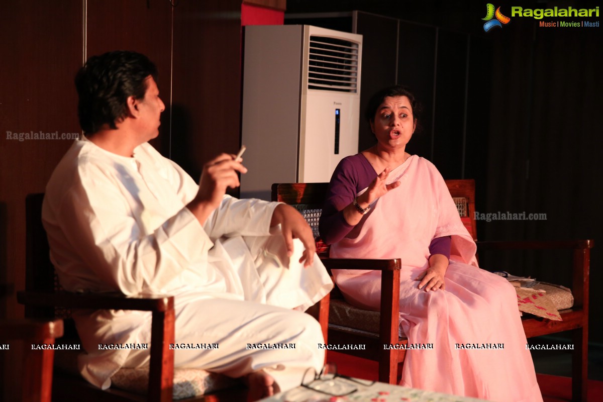 Ismat Aur Manto ki Chuhalbaaziyaan Play Hosted by Roadwayz and Kahaniwala, at B-Hub