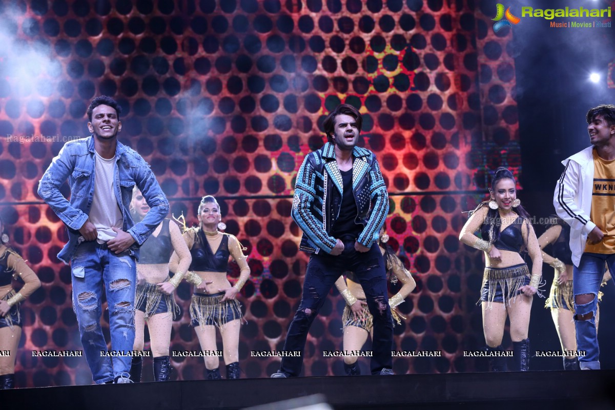 Salman Khan's - Da-Bangg The Tour Live Performance 