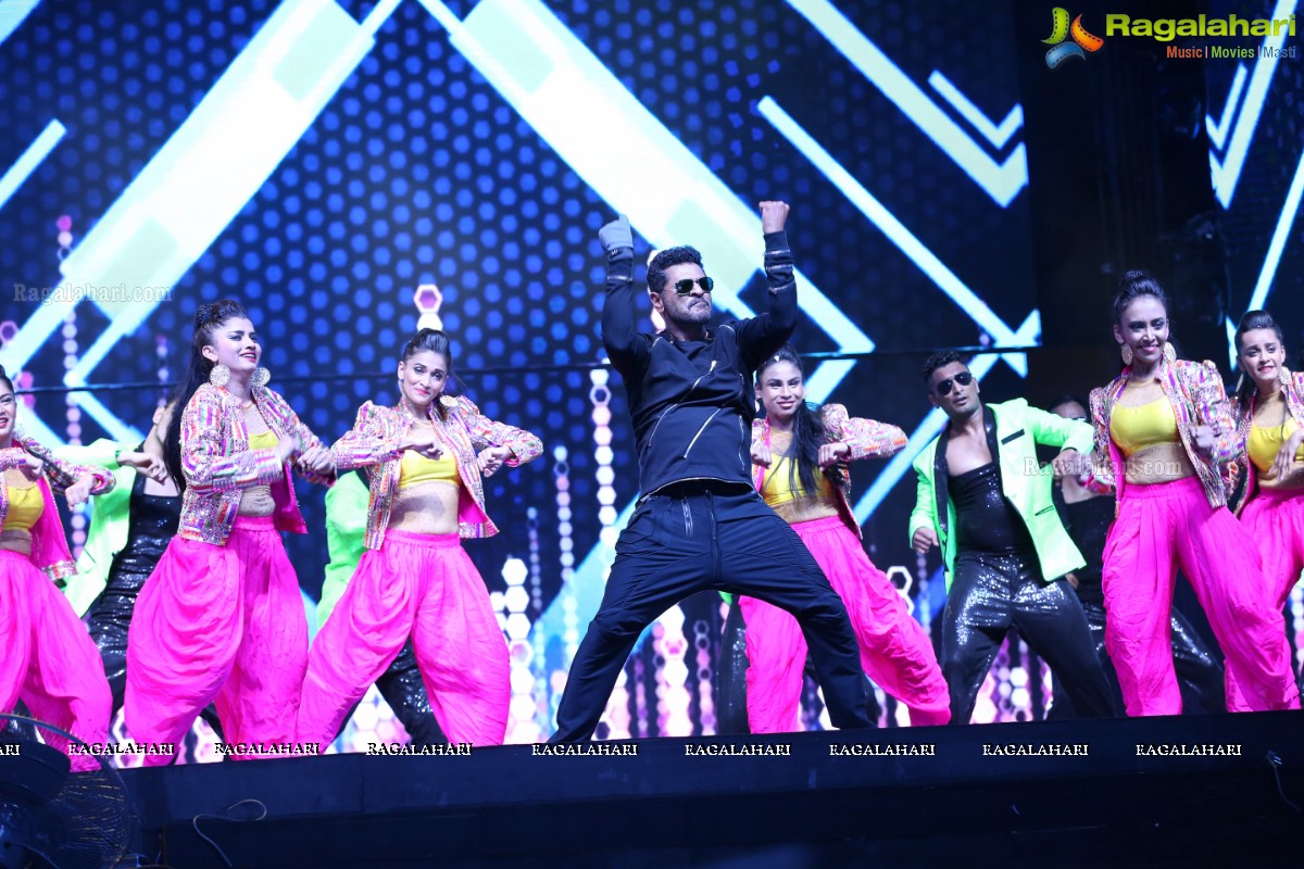 Salman Khan's - Da-Bangg The Tour Live Performance 