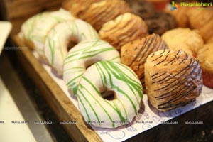 Cake Mixing at Novotel HYD Airport