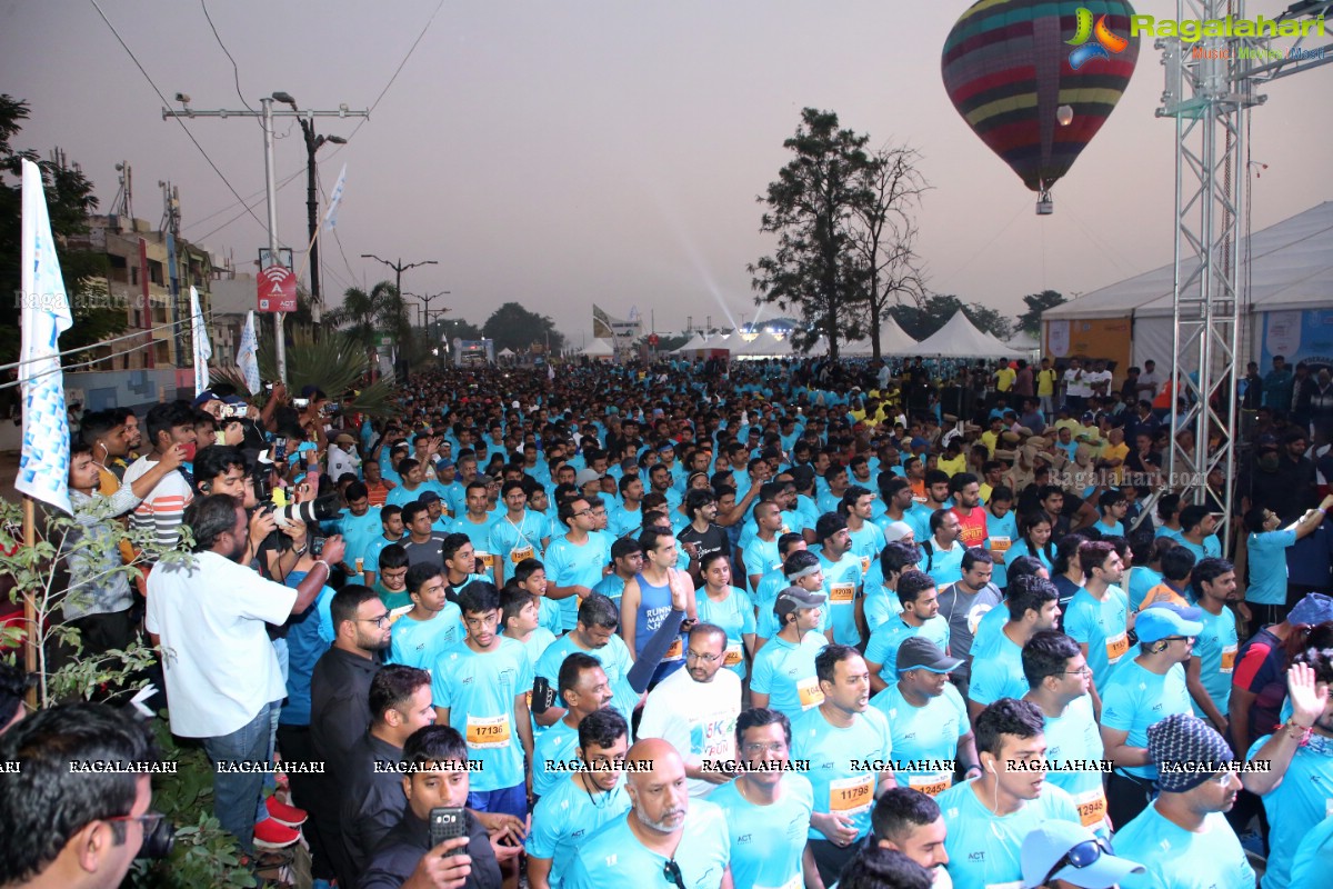 Hyderabad 10k Run 2019 Flag Off