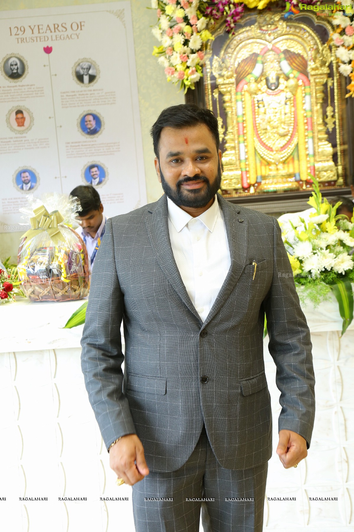 Manepally Jewellers Launches its New Showroom at Kukatpally