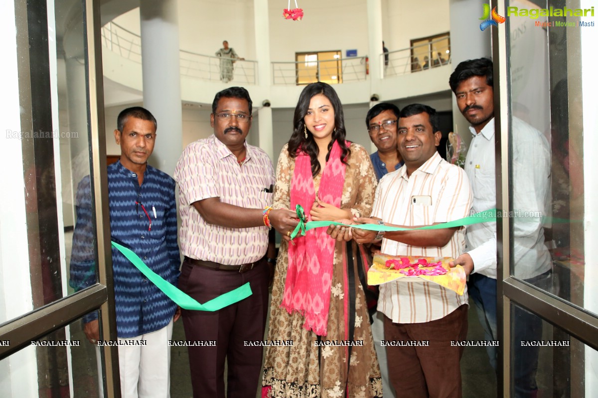 Pochampally Ikat Art Mela 2019 Inaugurated by Aashikka Meka at State Art Gallery