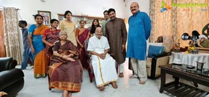 Chiranjeevi, Surekha Meet Veteran Director K Viswanath