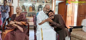 Chiranjeevi, Surekha Meet Veteran Director K Viswanath