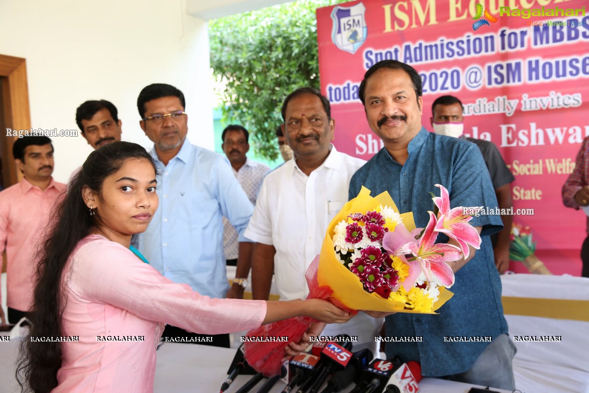 ISM Edutech Felicitates Covid Warriors