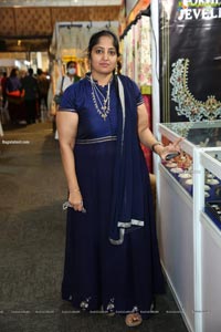 Trendz Vivah Collection Exhibition Begins at N Convention