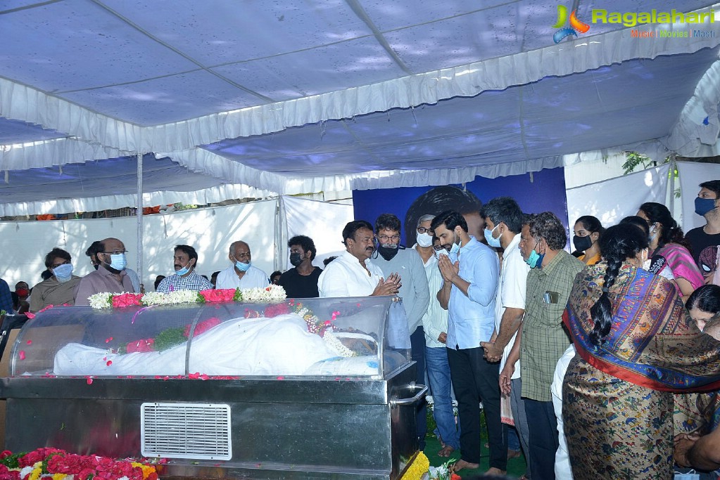 Tollywood Celebs Pay Their Last Respects to Legendary Lyricist Sirivennela Sitaramasastri Garu