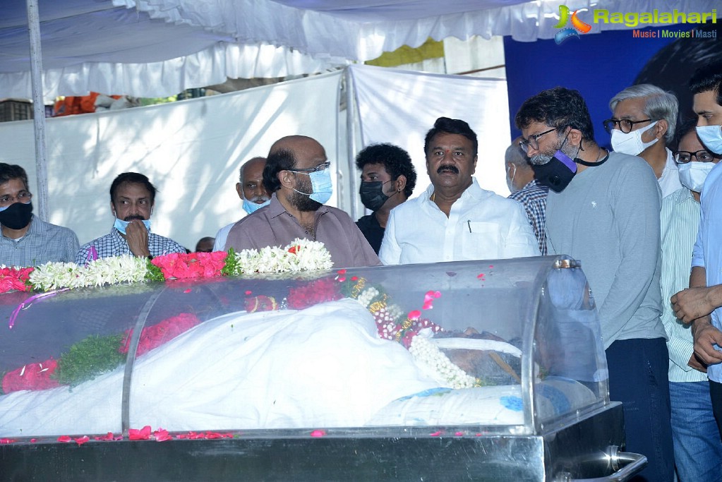 Tollywood Celebs Pay Their Last Respects to Legendary Lyricist Sirivennela Sitaramasastri Garu