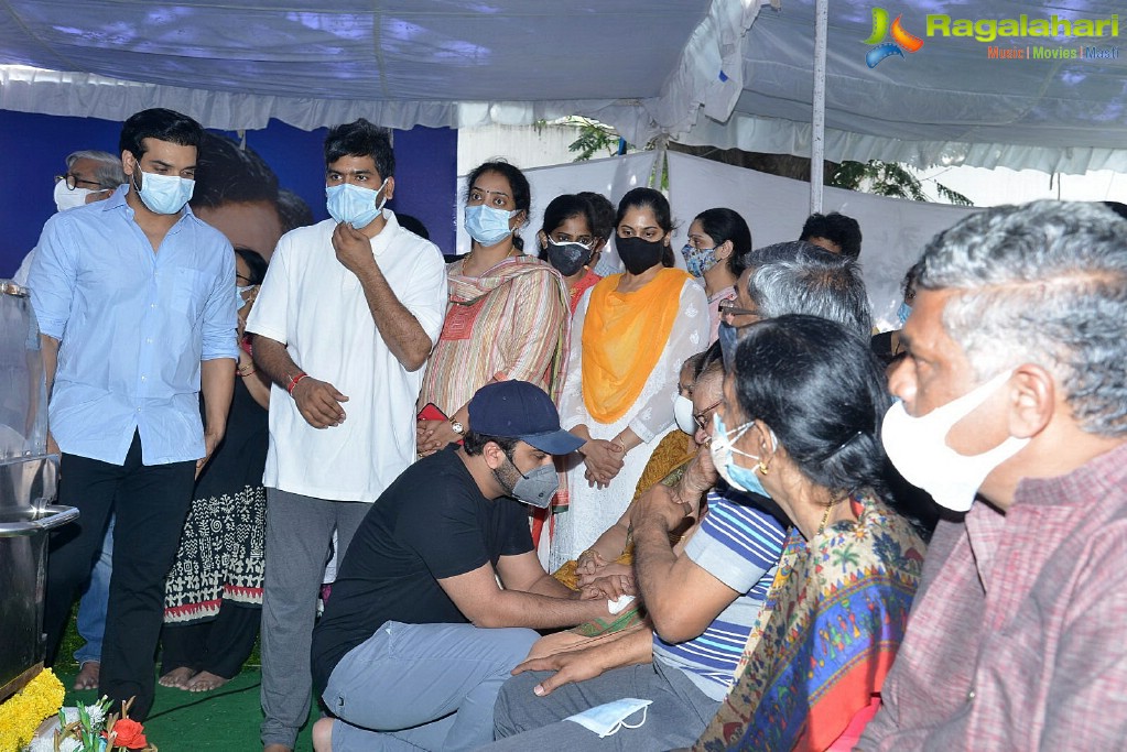 Tollywood Celebs Pay Their Last Respects to Legendary Lyricist Sirivennela Sitaramasastri Garu