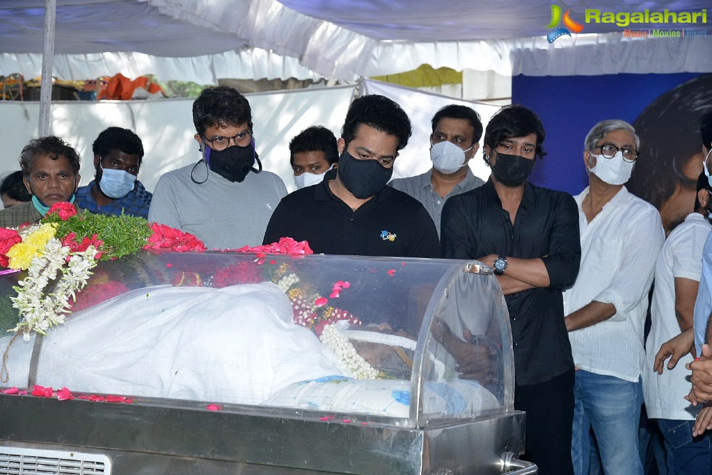 Tollywood Celebs Pay Their Last Respects to Legendary Lyricist Sirivennela Sitaramasastri Garu