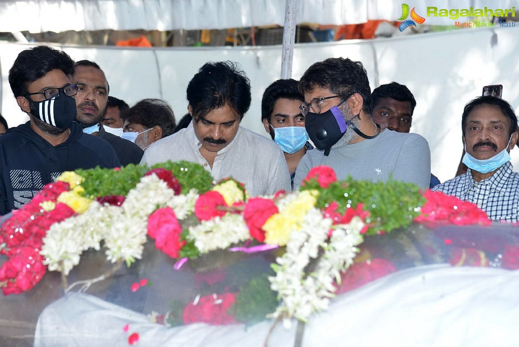 Tollywood Celebs Pay Their Last Respects to Legendary Lyricist Sirivennela Sitaramasastri Garu