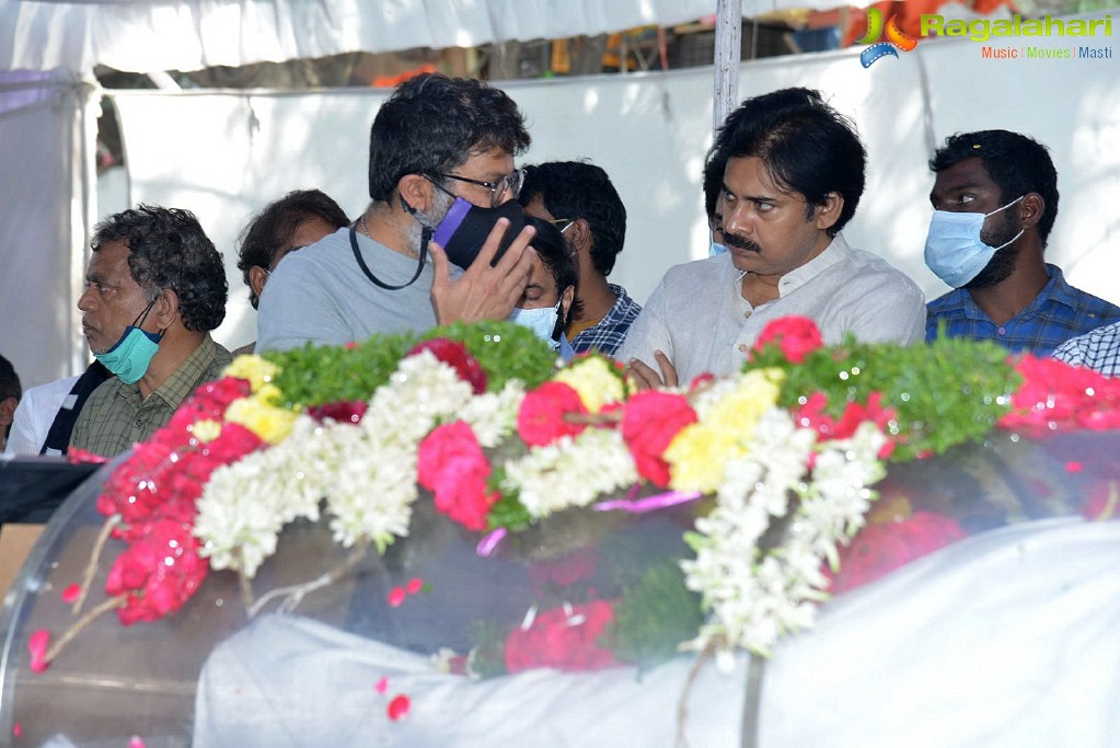 Tollywood Celebs Pay Their Last Respects to Legendary Lyricist Sirivennela Sitaramasastri Garu