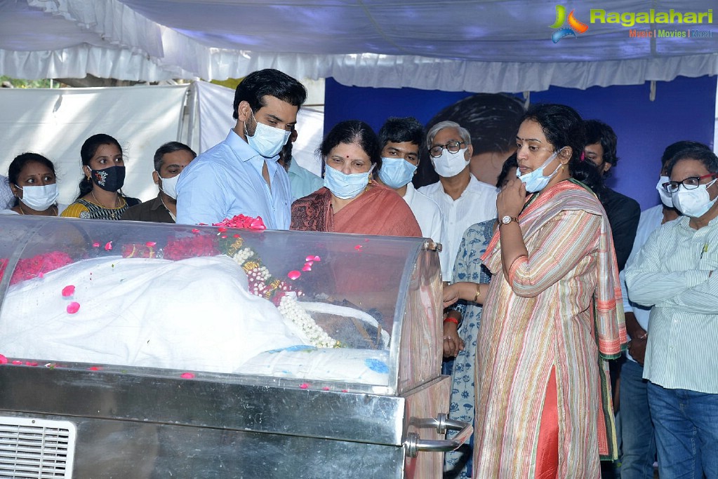 Tollywood Celebs Pay Their Last Respects to Legendary Lyricist Sirivennela Sitaramasastri Garu