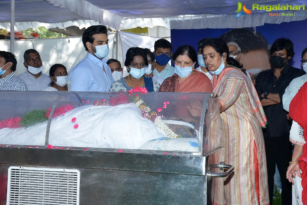 Tollywood Celebs Pay Their Last Respects to Legendary Lyricist Sirivennela Sitaramasastri Garu