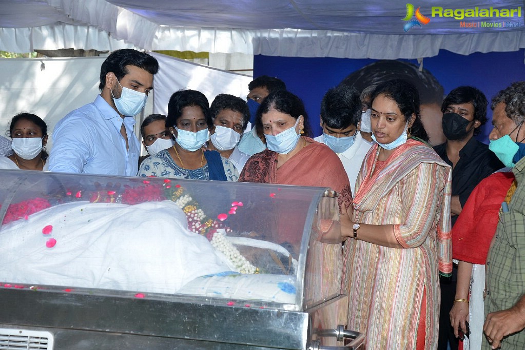 Tollywood Celebs Pay Their Last Respects to Legendary Lyricist Sirivennela Sitaramasastri Garu