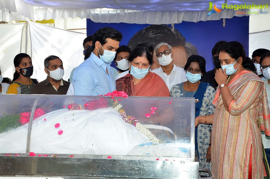 Tollywood Celebs Pay Their Last Respects to Legendary Lyricist Sirivennela Sitaramasastri Garu