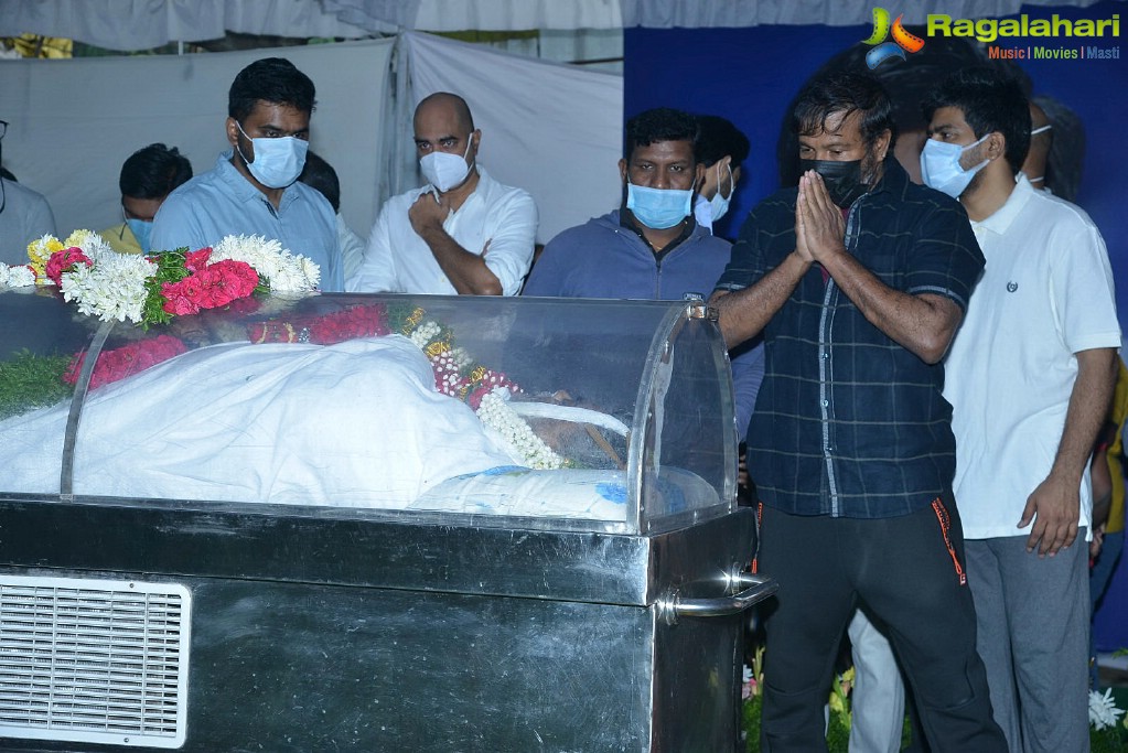 Tollywood Celebs Pay Their Last Respects to Legendary Lyricist Sirivennela Sitaramasastri Garu