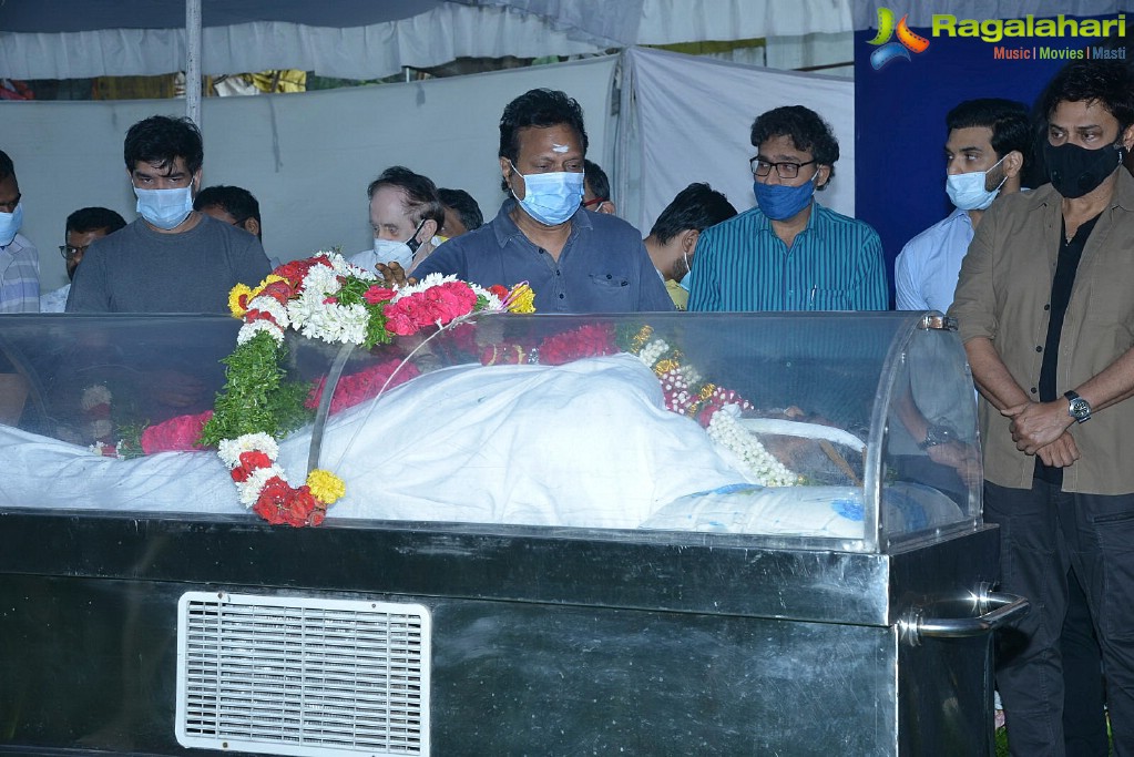 Tollywood Celebs Pay Their Last Respects to Legendary Lyricist Sirivennela Sitaramasastri Garu