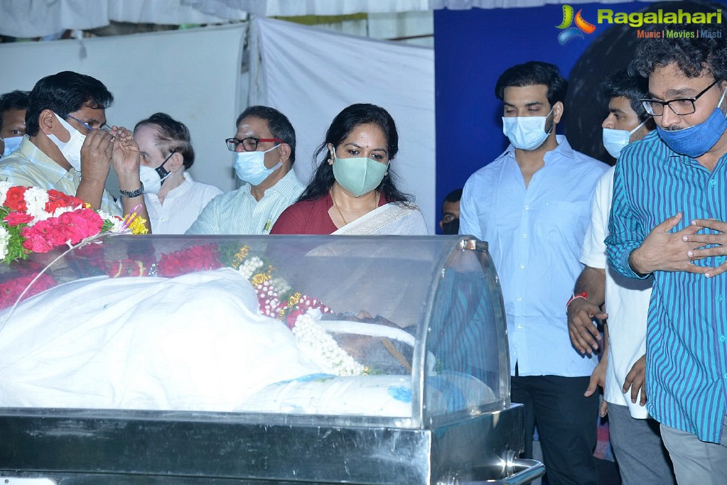 Tollywood Celebs Pay Their Last Respects to Legendary Lyricist Sirivennela Sitaramasastri Garu