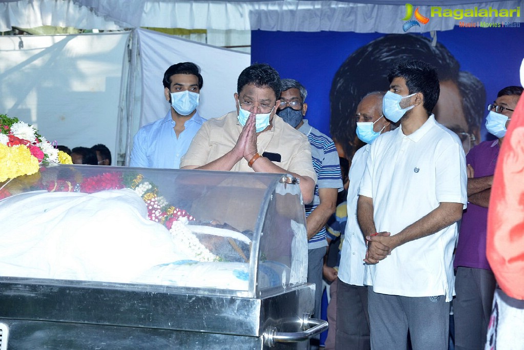 Tollywood Celebs Pay Their Last Respects to Legendary Lyricist Sirivennela Sitaramasastri Garu