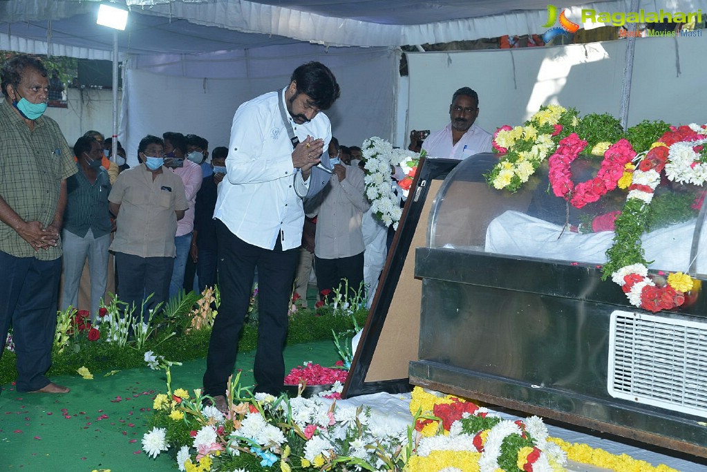 Tollywood Celebs Pay Their Last Respects to Legendary Lyricist Sirivennela Sitaramasastri Garu