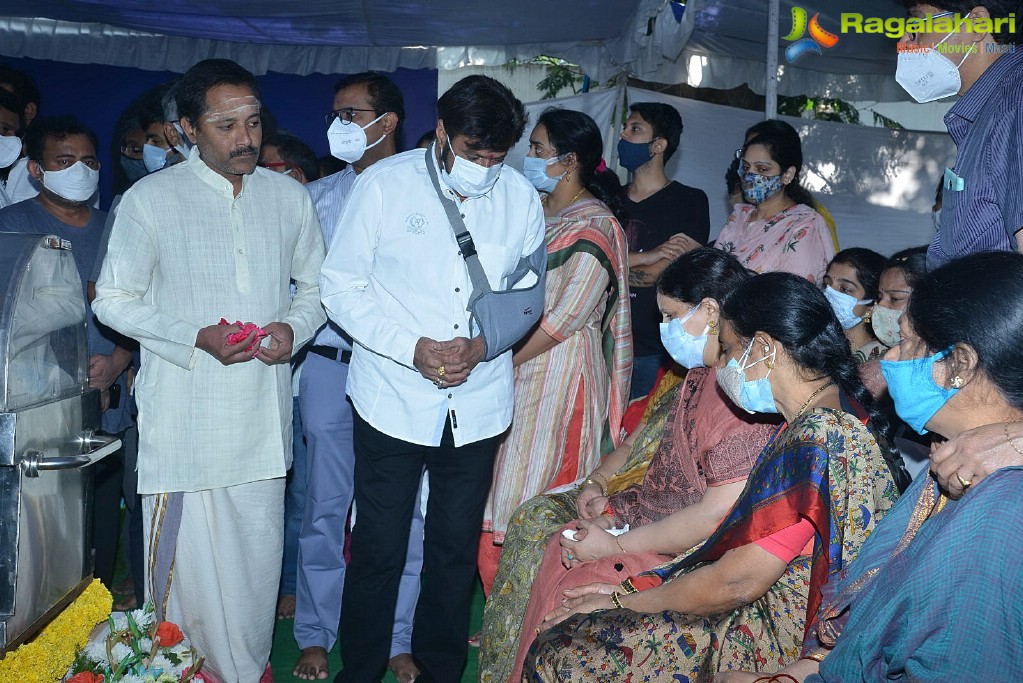 Tollywood Celebs Pay Their Last Respects to Legendary Lyricist Sirivennela Sitaramasastri Garu