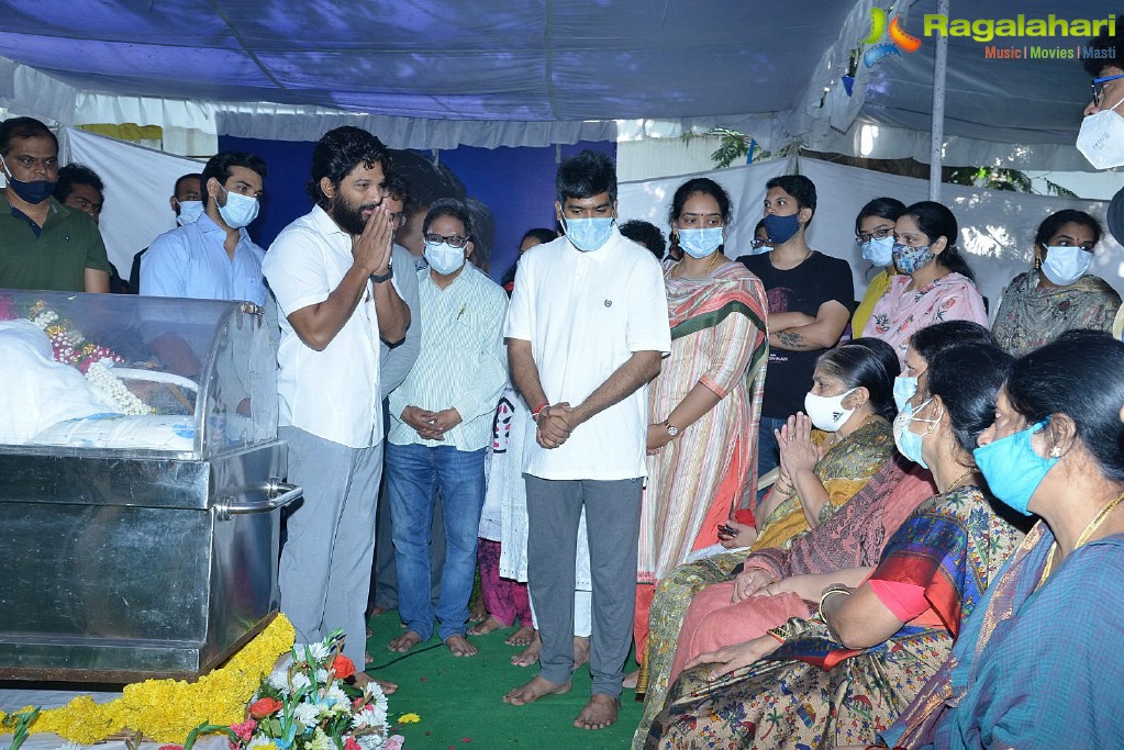 Tollywood Celebs Pay Their Last Respects to Legendary Lyricist Sirivennela Sitaramasastri Garu