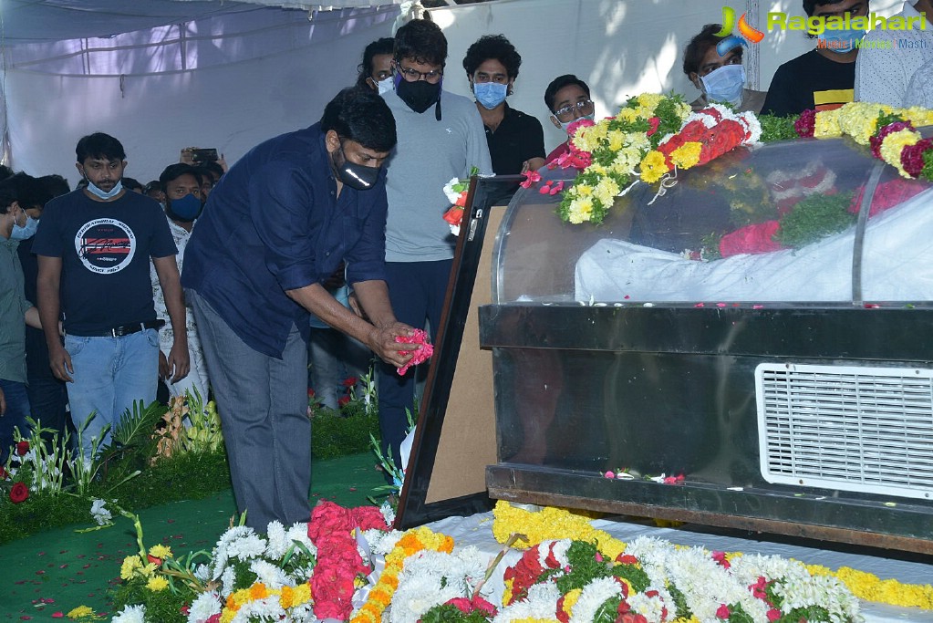 Tollywood Celebs Pay Their Last Respects to Legendary Lyricist Sirivennela Sitaramasastri Garu