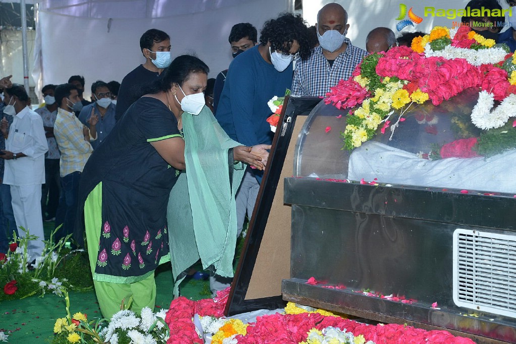 Tollywood Celebs Pay Their Last Respects to Legendary Lyricist Sirivennela Sitaramasastri Garu