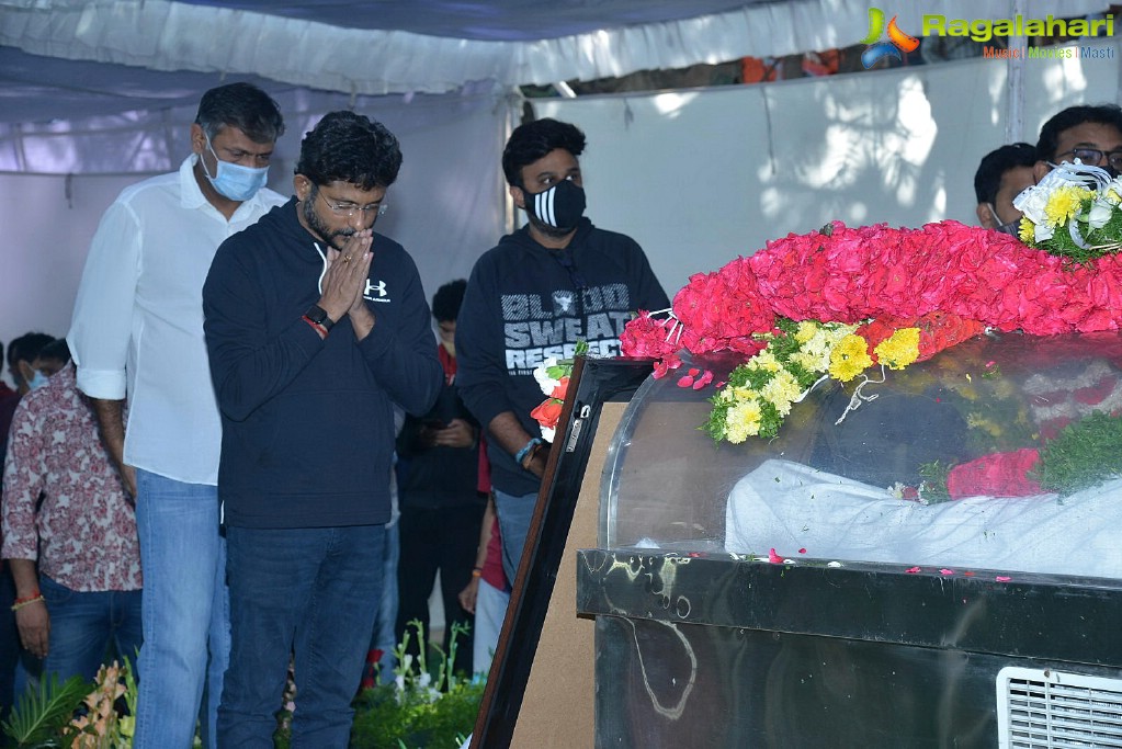 Tollywood Celebs Pay Their Last Respects to Legendary Lyricist Sirivennela Sitaramasastri Garu