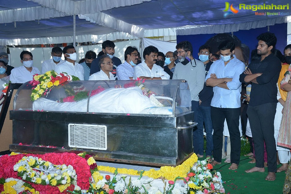 Tollywood Celebs Pay Their Last Respects to Legendary Lyricist Sirivennela Sitaramasastri Garu