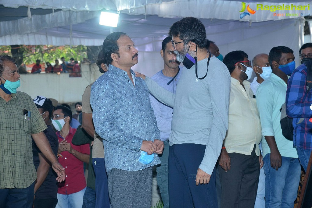 Tollywood Celebs Pay Their Last Respects to Legendary Lyricist Sirivennela Sitaramasastri Garu