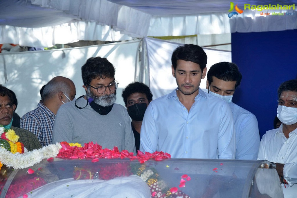 Tollywood Celebs Pay Their Last Respects to Legendary Lyricist Sirivennela Sitaramasastri Garu