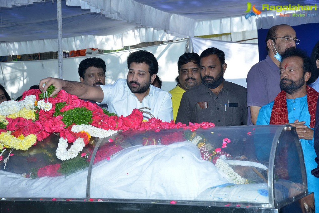 Tollywood Celebs Pay Their Last Respects to Legendary Lyricist Sirivennela Sitaramasastri Garu