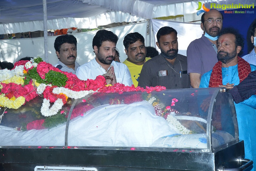 Tollywood Celebs Pay Their Last Respects to Legendary Lyricist Sirivennela Sitaramasastri Garu