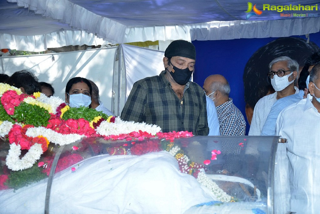 Tollywood Celebs Pay Their Last Respects to Legendary Lyricist Sirivennela Sitaramasastri Garu