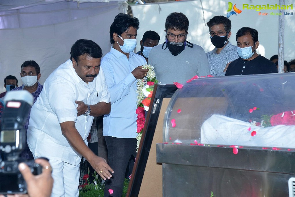 Tollywood Celebs Pay Their Last Respects to Legendary Lyricist Sirivennela Sitaramasastri Garu