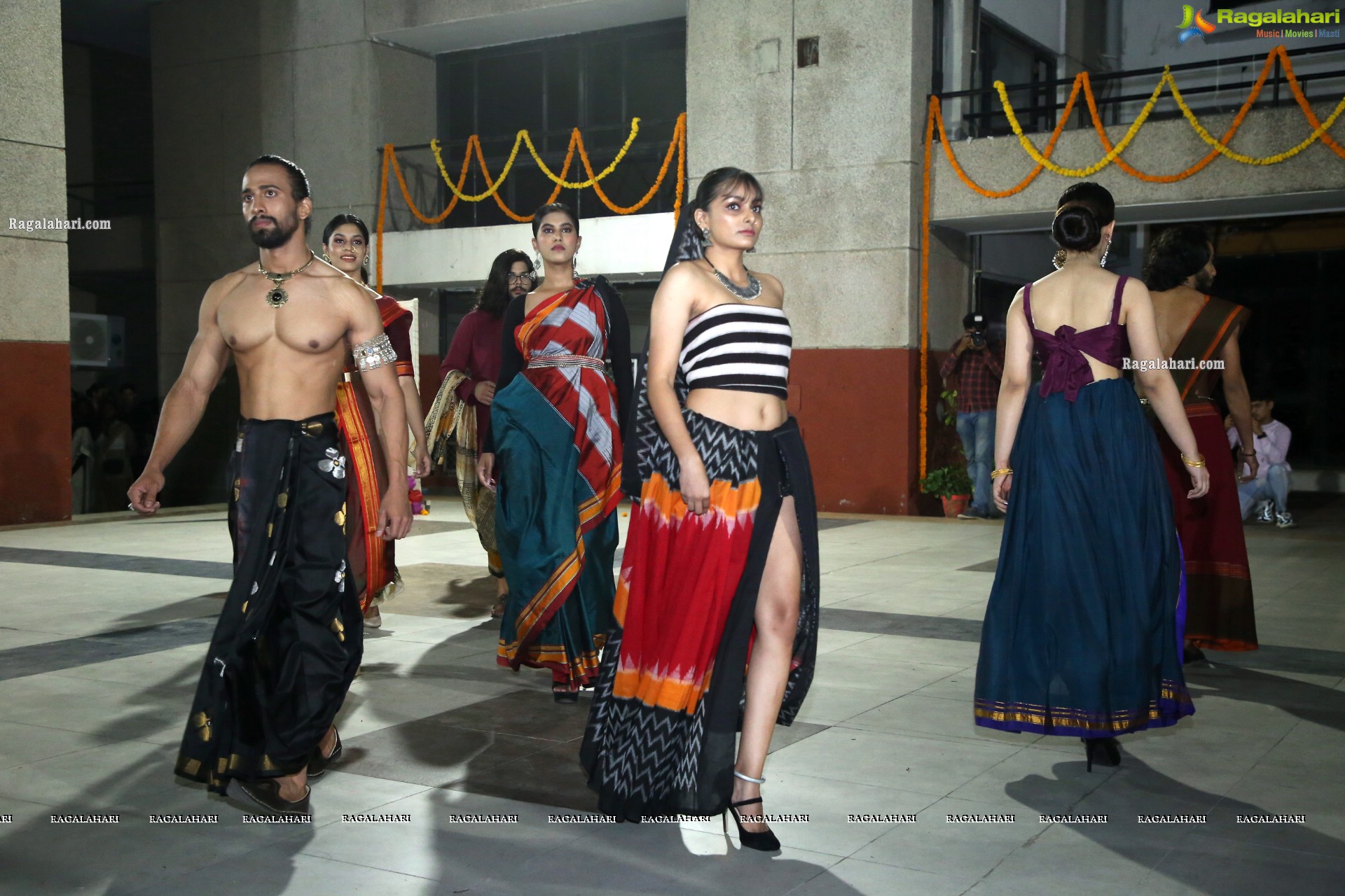 Craft Bazar 'Vividhkala' - A Fashion Exavaganza at NIFT Centre Square