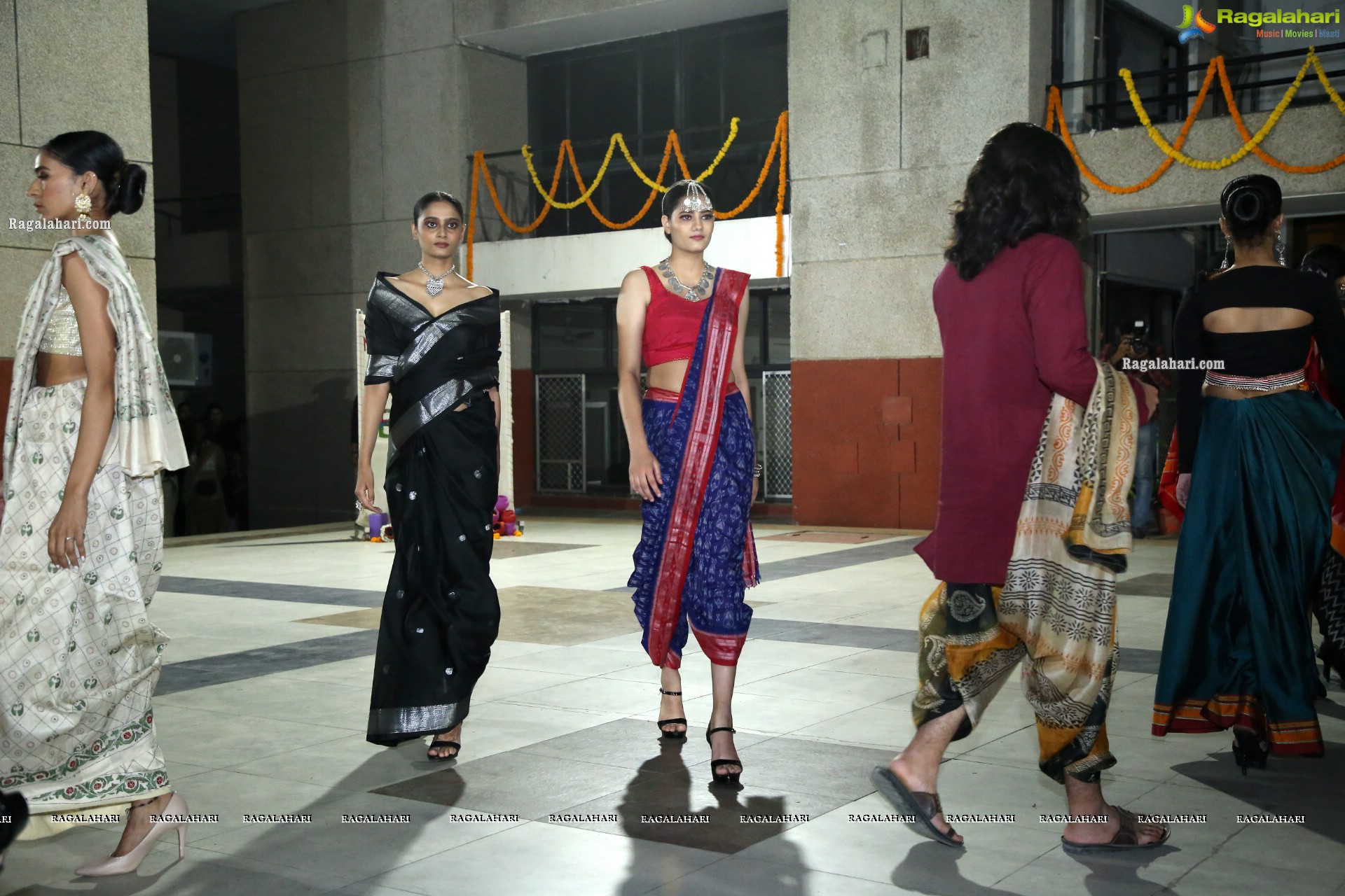 Craft Bazar 'Vividhkala' - A Fashion Exavaganza at NIFT Centre Square