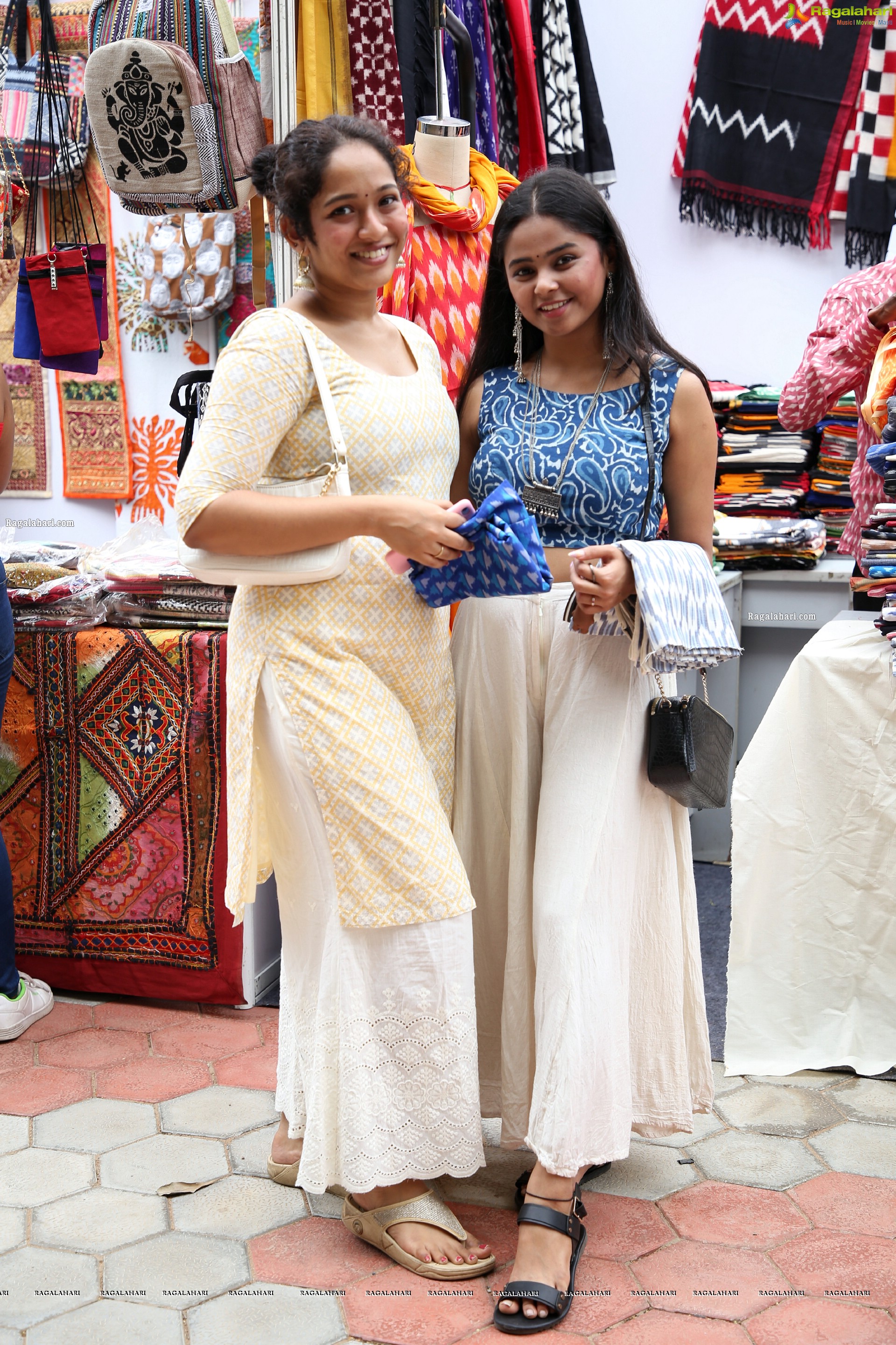 Craft Bazar 'Vividhkala' - A Fashion Exavaganza at NIFT Centre Square