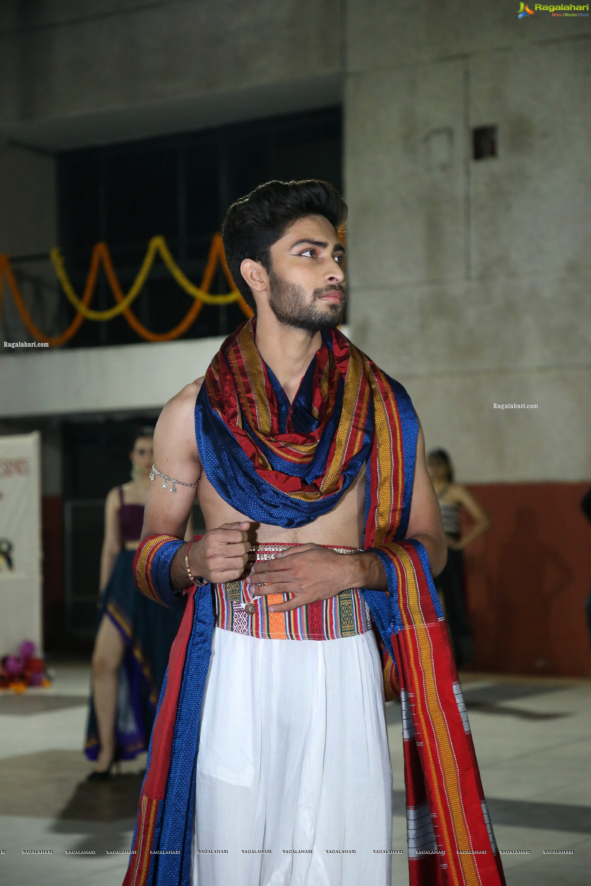 Craft Bazar 'Vividhkala' - A Fashion Exavaganza at NIFT Centre Square