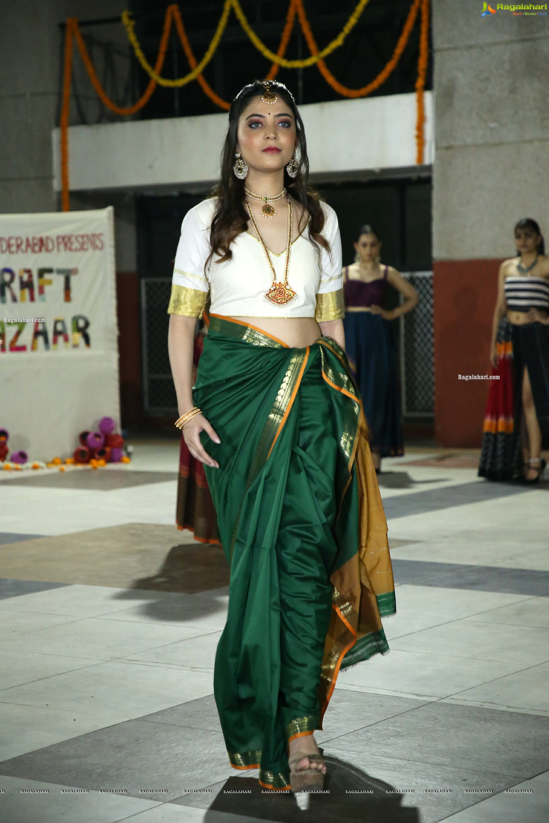 Craft Bazar 'Vividhkala' - A Fashion Exavaganza at NIFT Centre Square