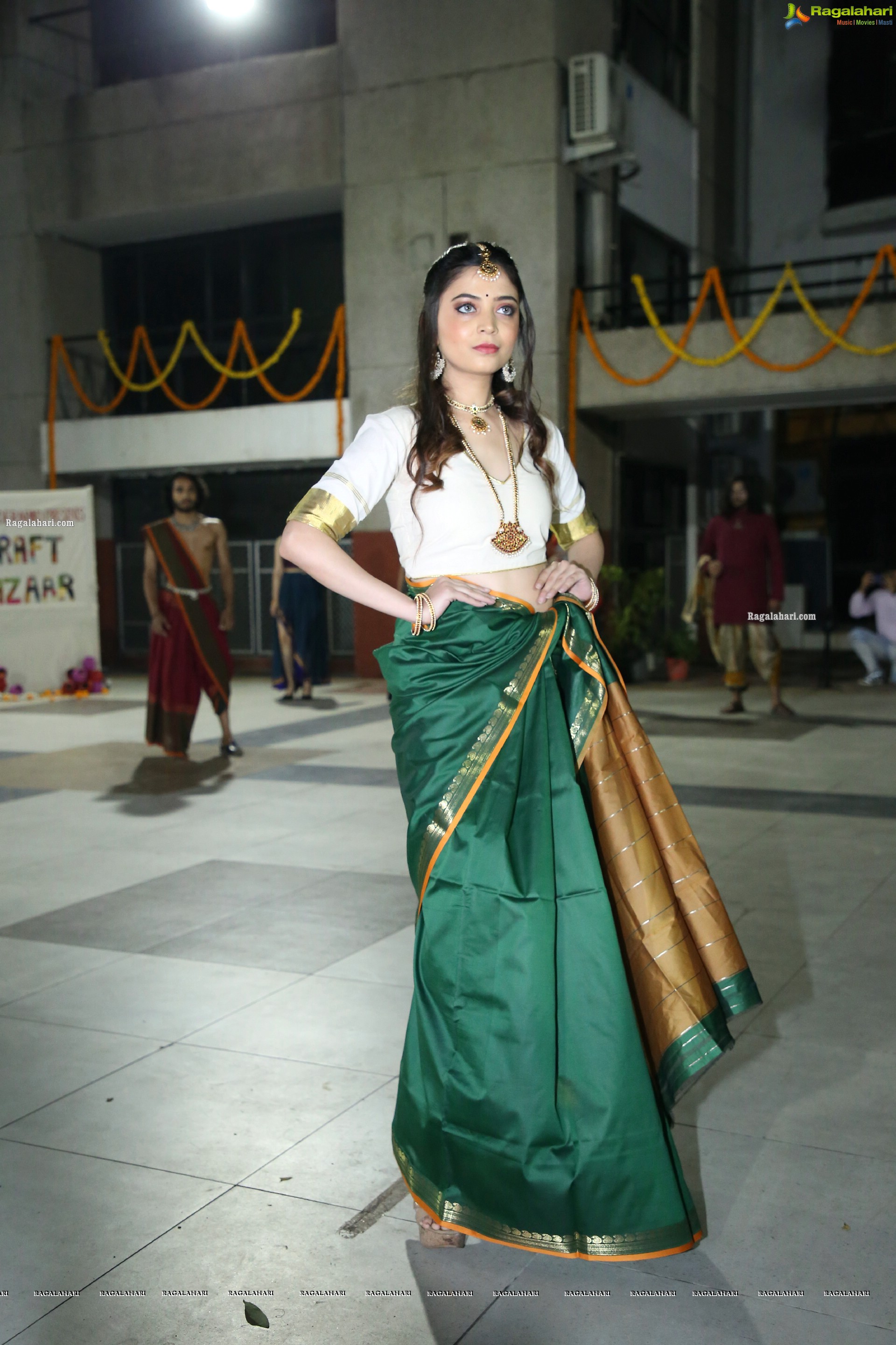 Craft Bazar 'Vividhkala' - A Fashion Exavaganza at NIFT Centre Square