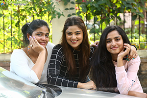 Kalpika Ganesh, Divya Sripada & Priyanka Sharma Stills