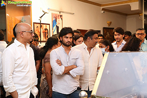 Celebs Pay Their Last Respects to Superstar Krishna