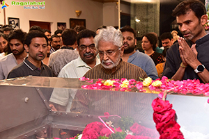 Celebs Pay Their Last Respects to Superstar Krishna